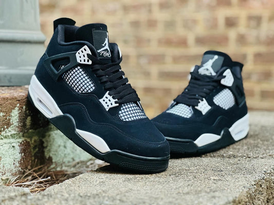 Air Jordan 4 “White Thunder”